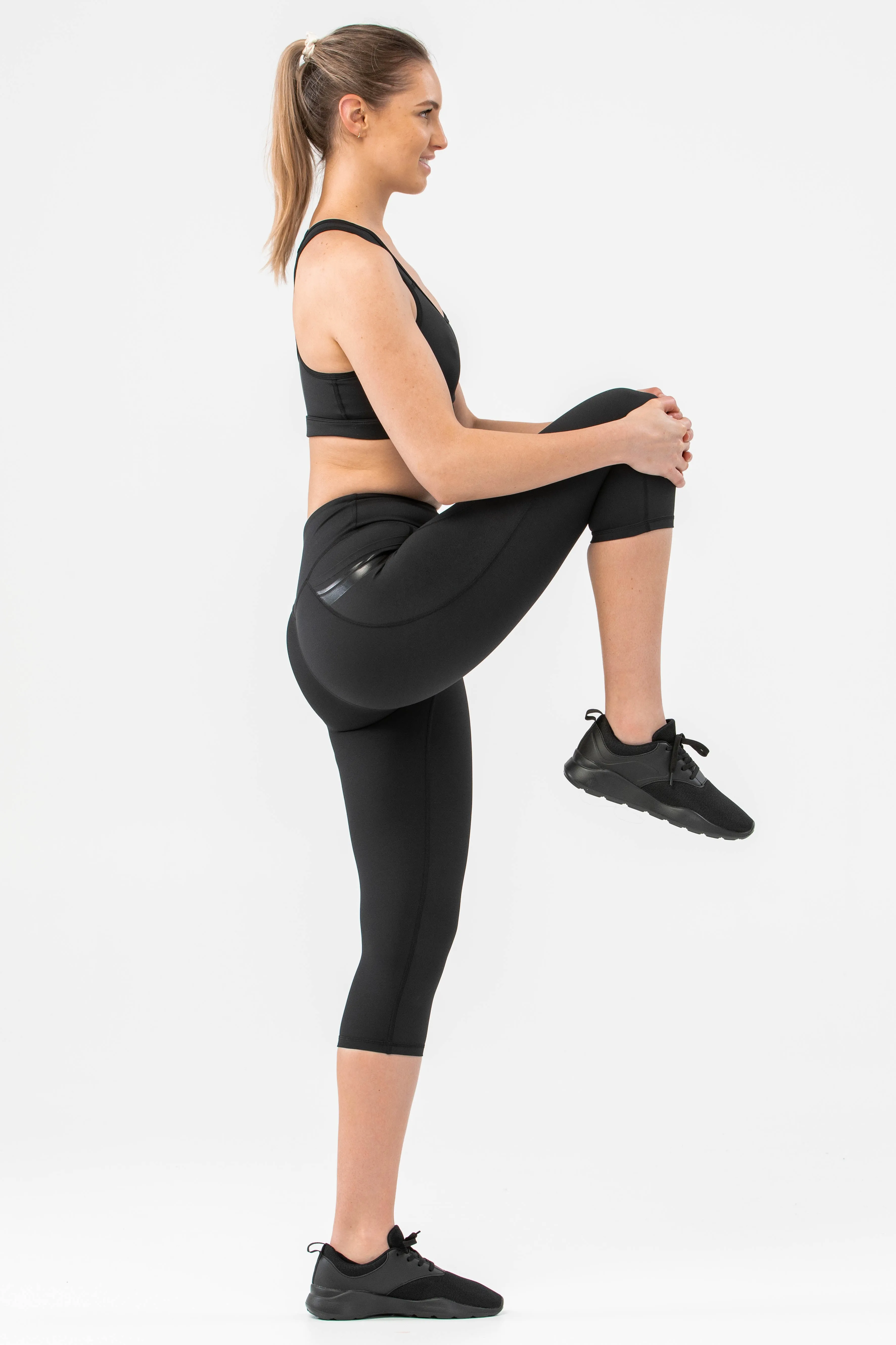 Endurance Black Stripe High Rise 3/4 Pocket Leggings
